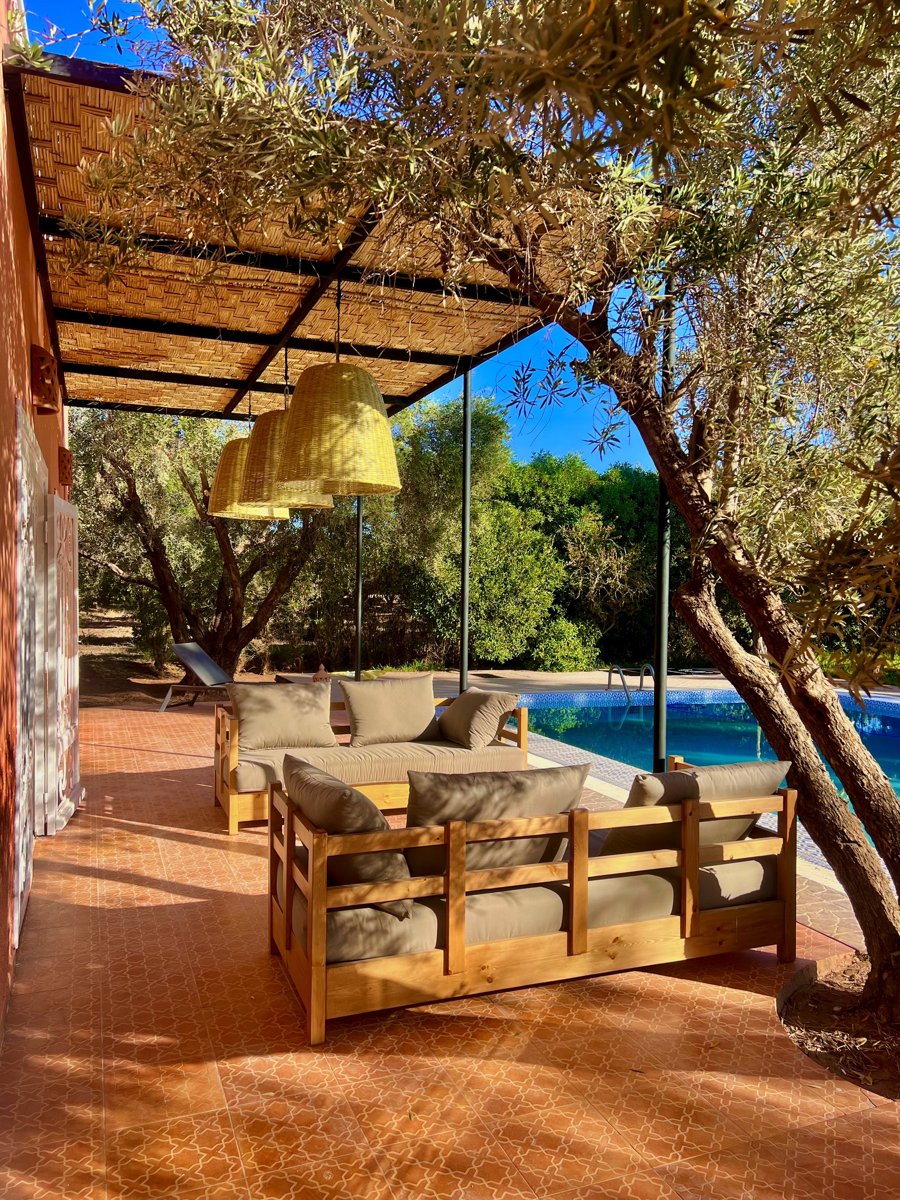 Villa Syba, outdoor lounge under the pergola