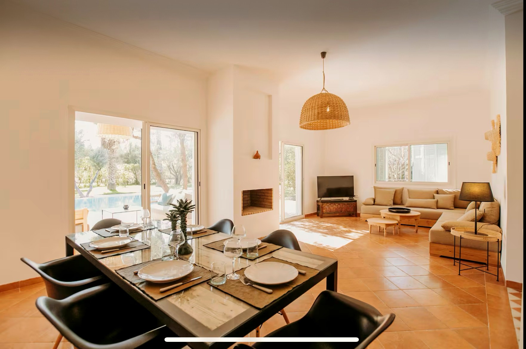 Villa Syba, living and dining room with fireplace