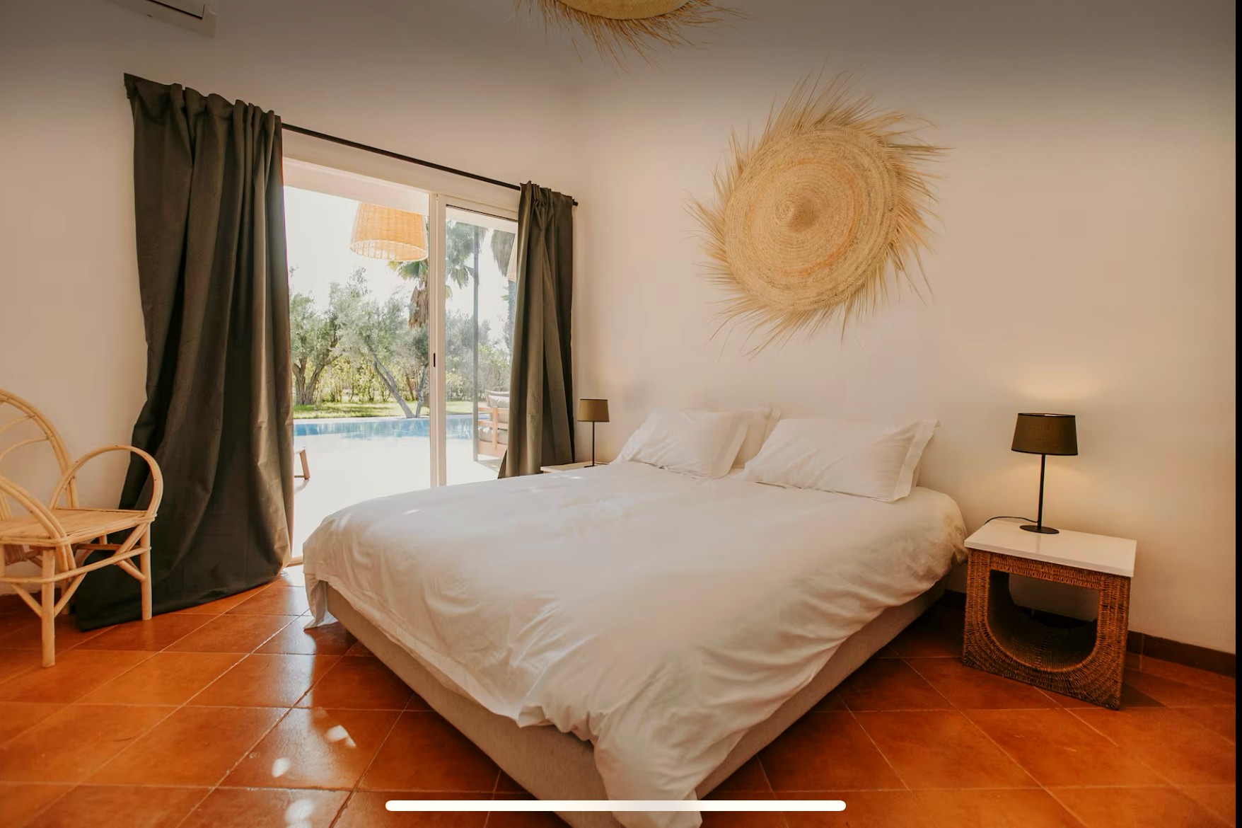 Villa Syba, bedroom with a view over the garden