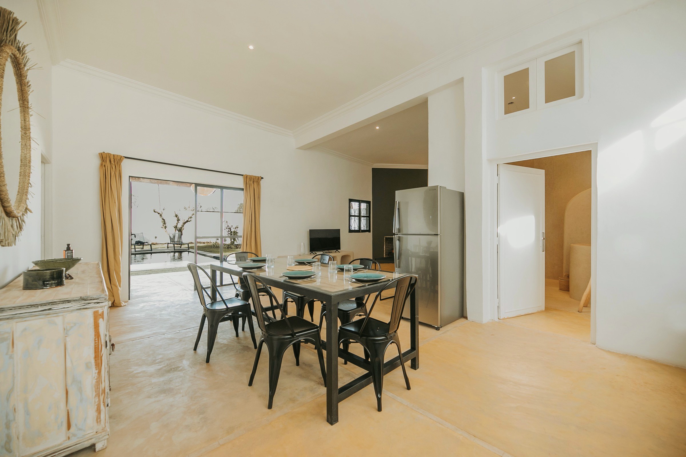Villa Zaza, dining room and kitchen
